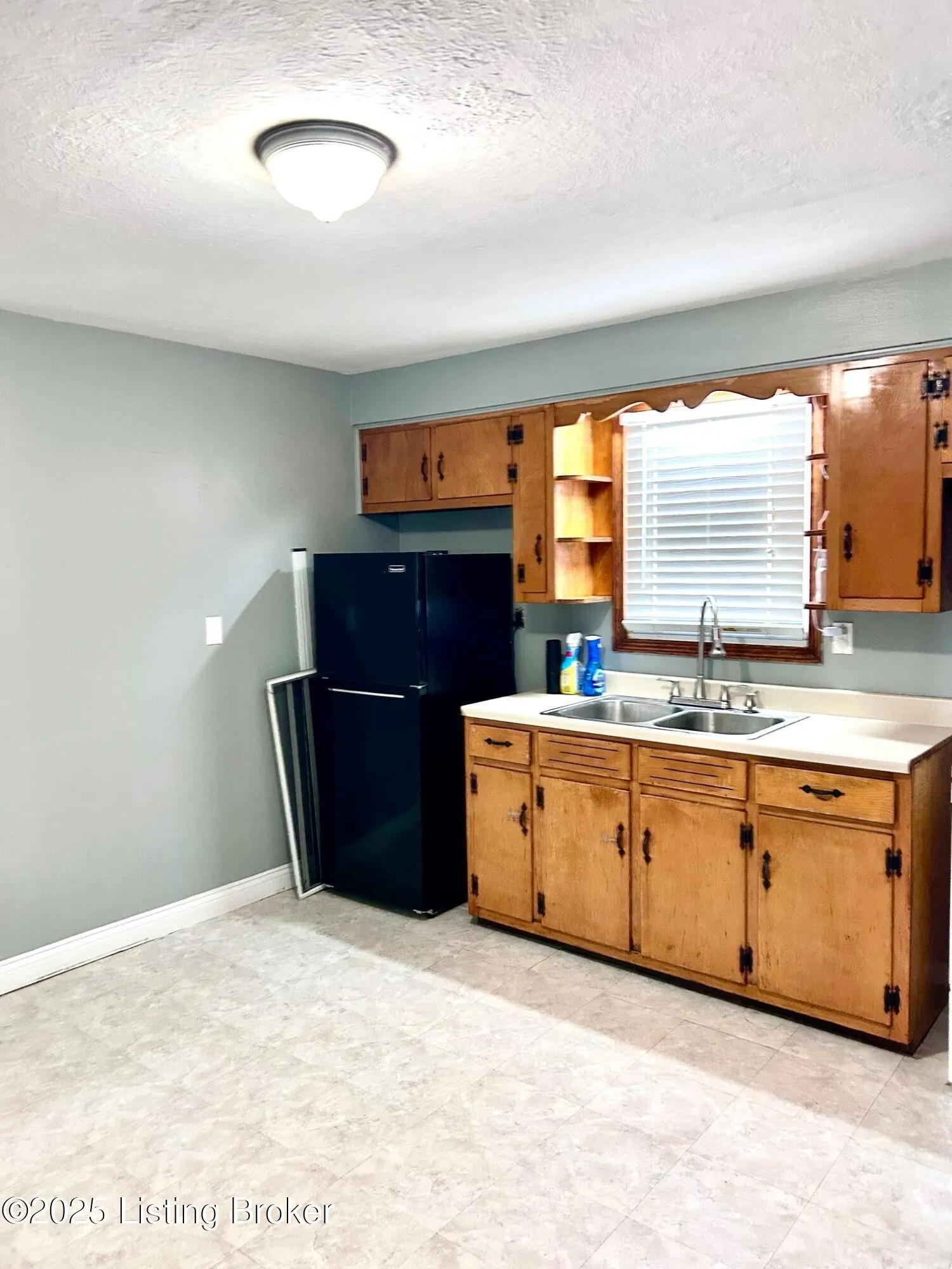 Louisville, Kentucky 40258, United States, 3 Bedrooms Bedrooms, ,1 BathroomBathrooms,Residential,Active,257132