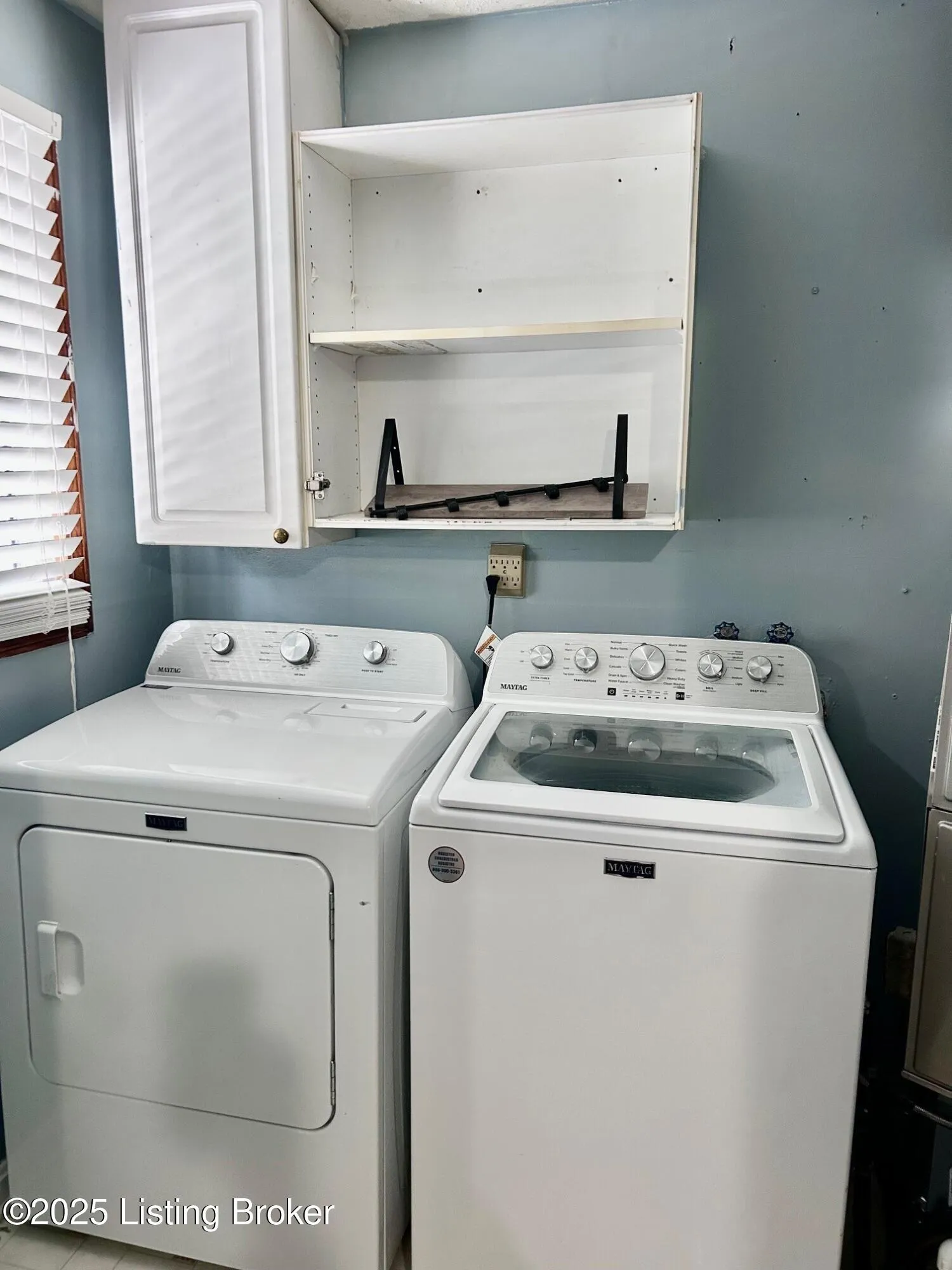 Louisville, Kentucky 40258, United States, 3 Bedrooms Bedrooms, ,1 BathroomBathrooms,Residential,Active,257132