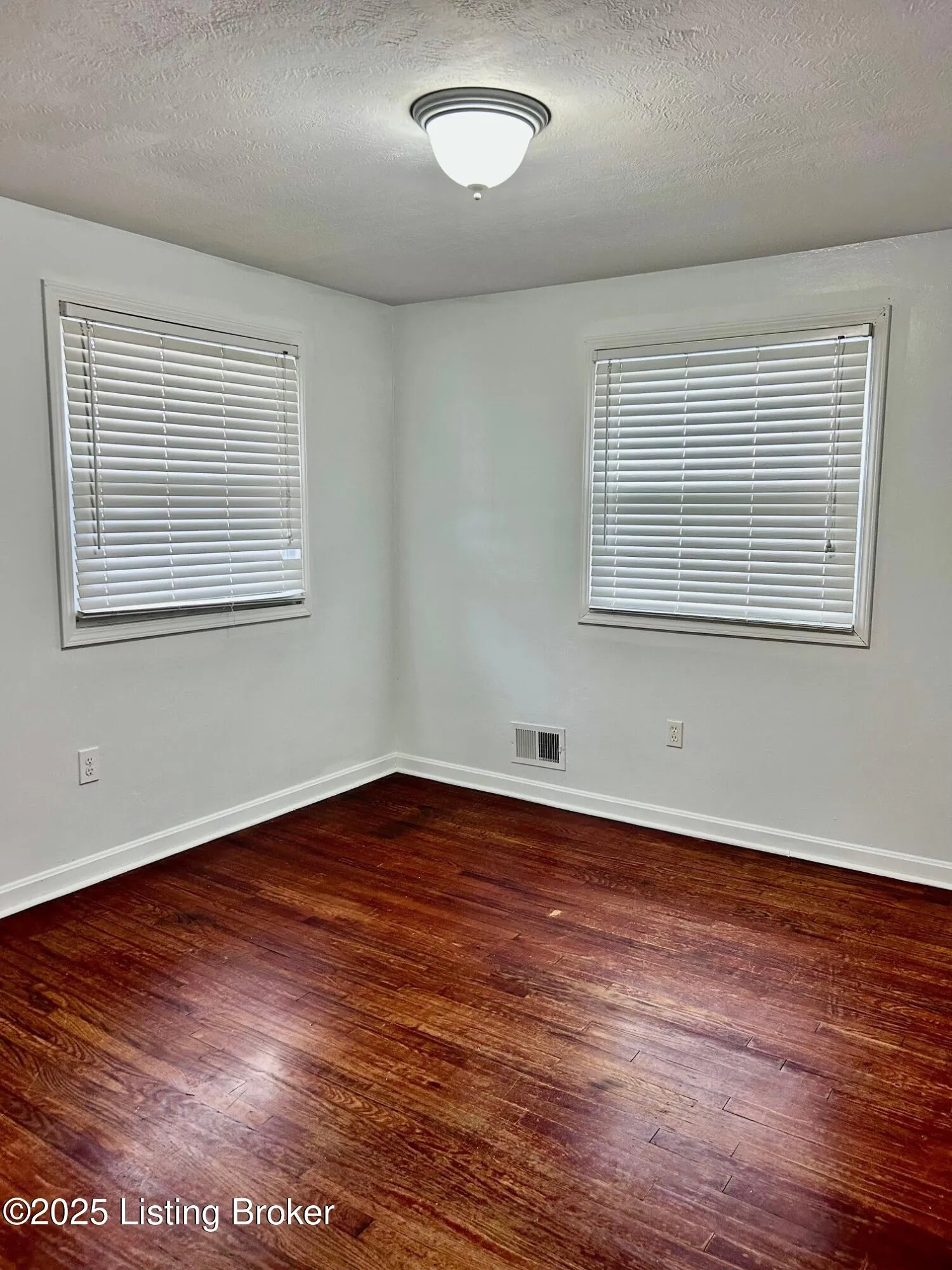 Louisville, Kentucky 40258, United States, 3 Bedrooms Bedrooms, ,1 BathroomBathrooms,Residential,Active,257132