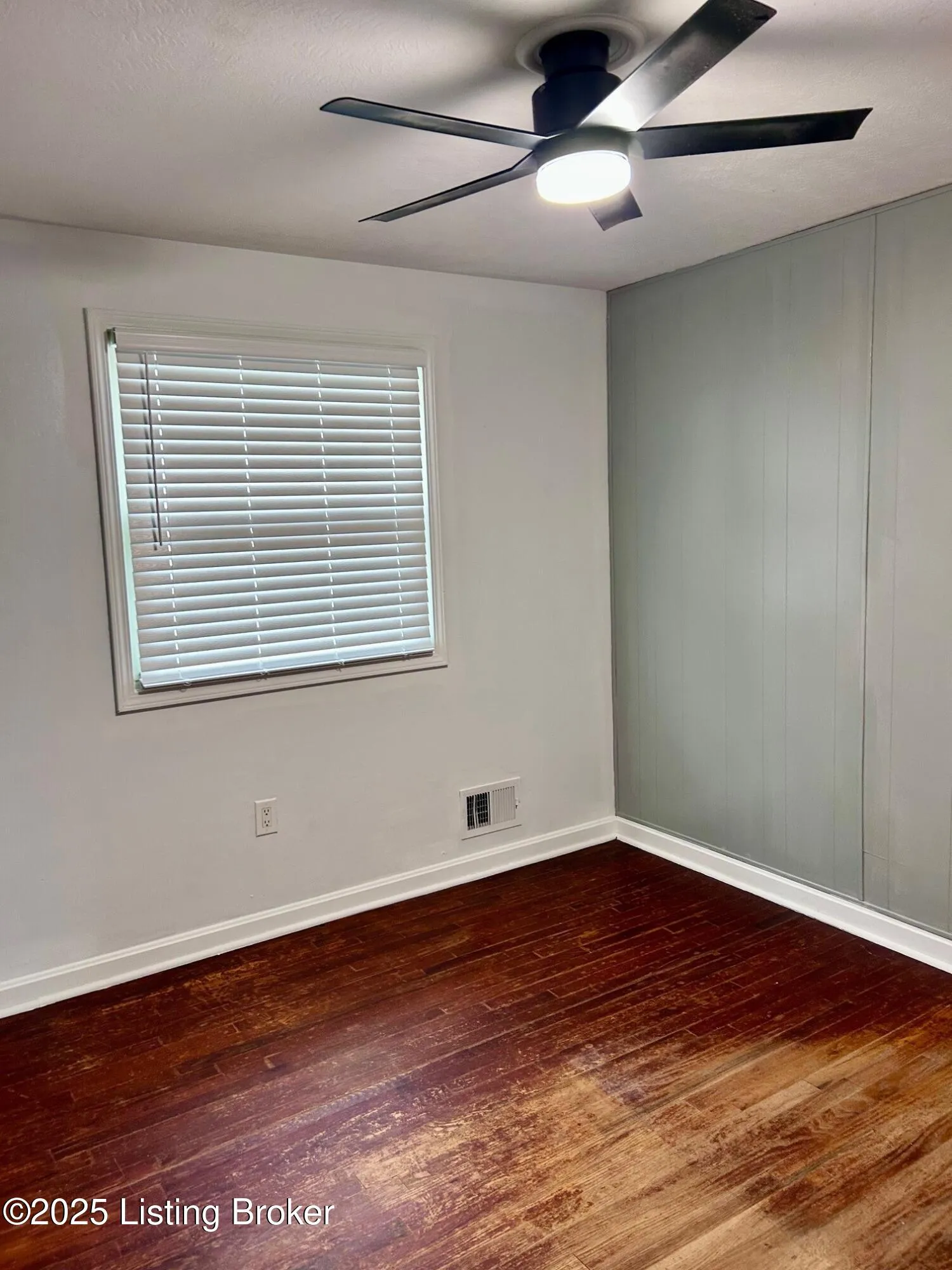 Louisville, Kentucky 40258, United States, 3 Bedrooms Bedrooms, ,1 BathroomBathrooms,Residential,Active,257132