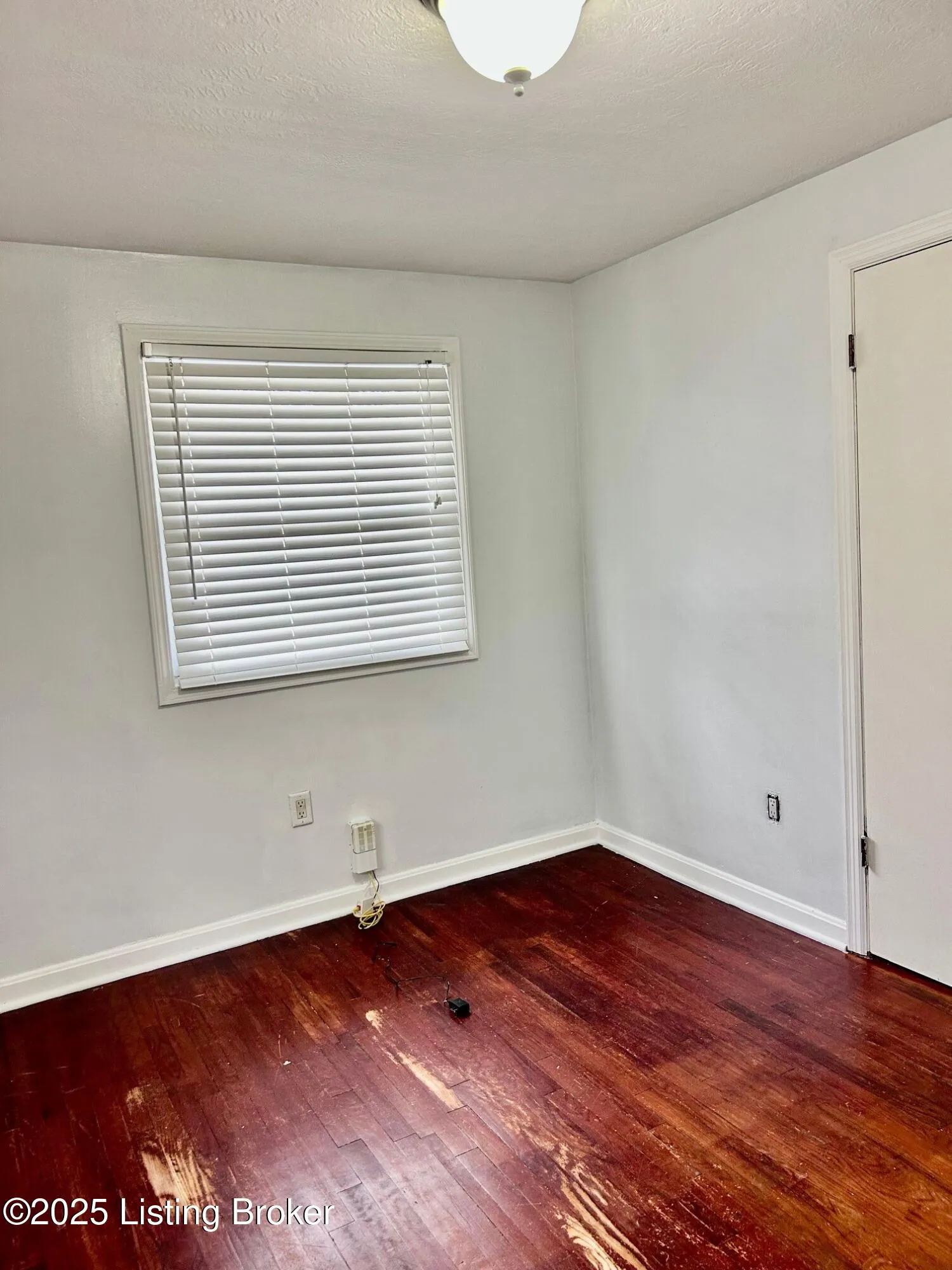 Louisville, Kentucky 40258, United States, 3 Bedrooms Bedrooms, ,1 BathroomBathrooms,Residential,Active,257132