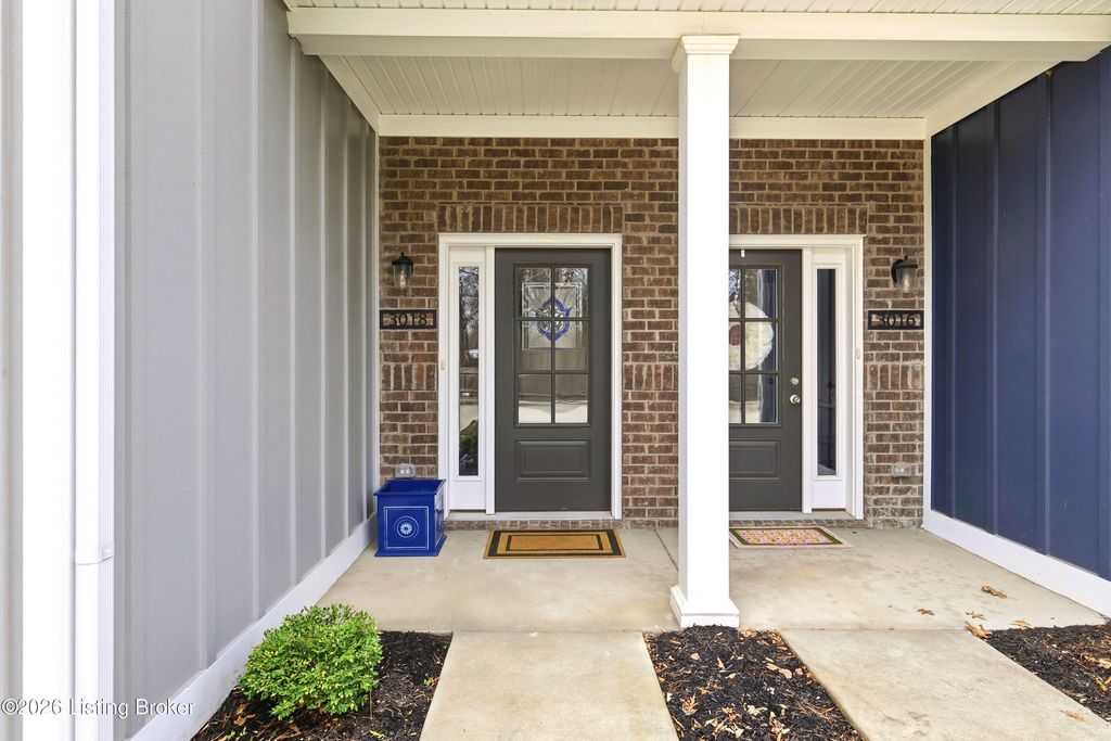 Photo of 3018 Taylor Cv Dr, Louisville, KY 40220 (MLS # 1709521)