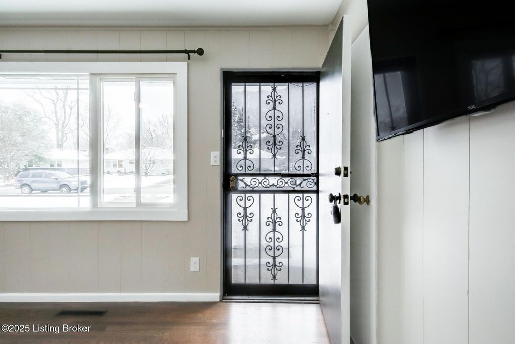 Photo of 1309 Mill Race Rd, Lyndon, KY 40242 (MLS # 1704793)