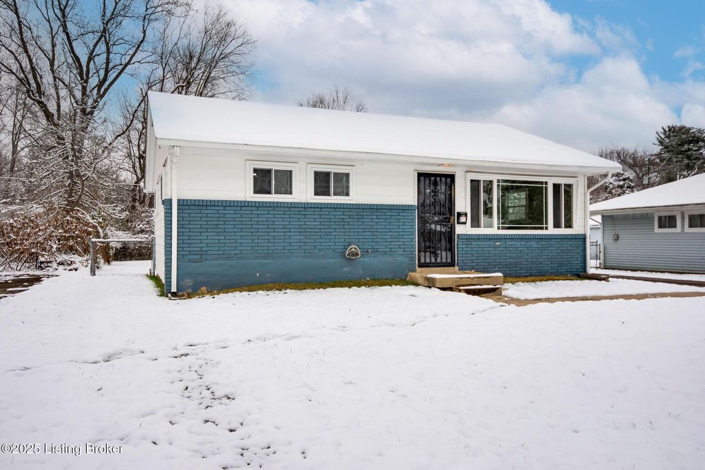 Photo of 1309 Mill Race Rd, Lyndon, KY 40242 (MLS # 1704793)