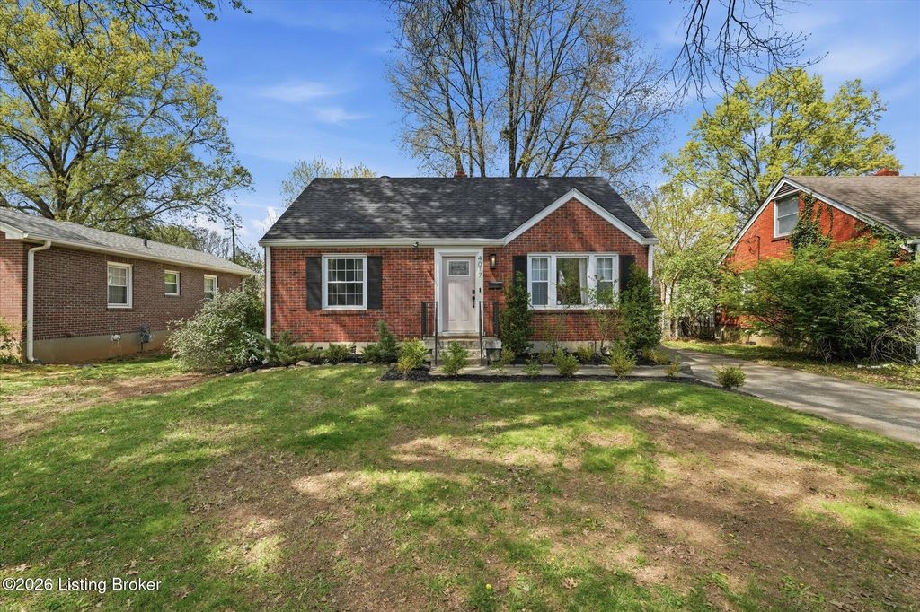 Photo of 4017 Plymouth Rd, Louisville, KY 40207 (MLS # 1713945)