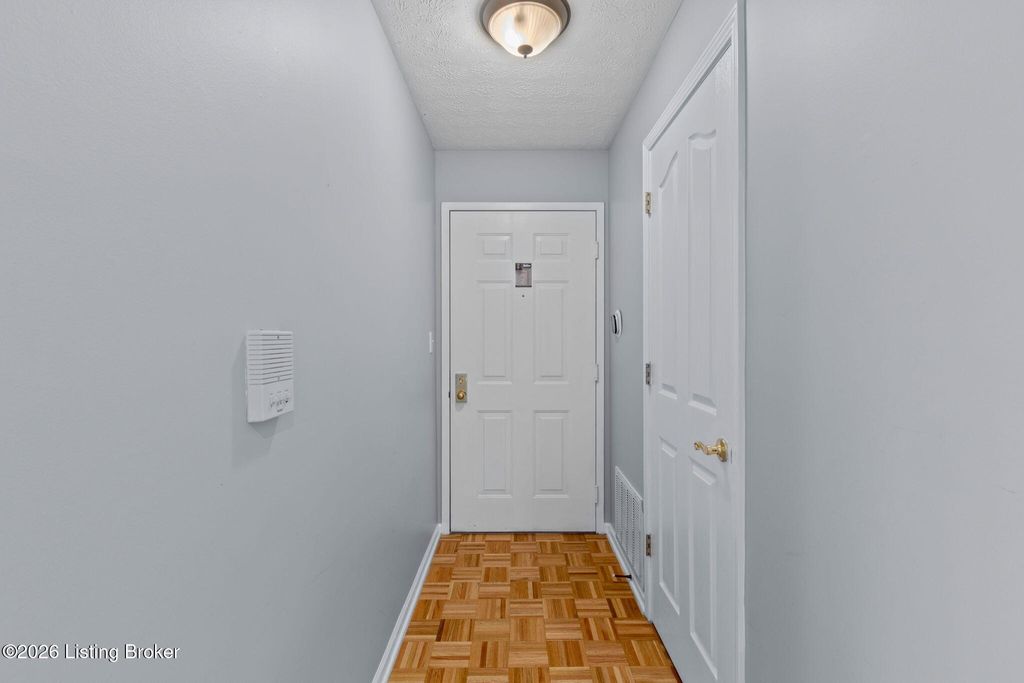 Photo of 1303 Swan Pointe Blvd, Louisville, KY 40243 (MLS # 1712608)