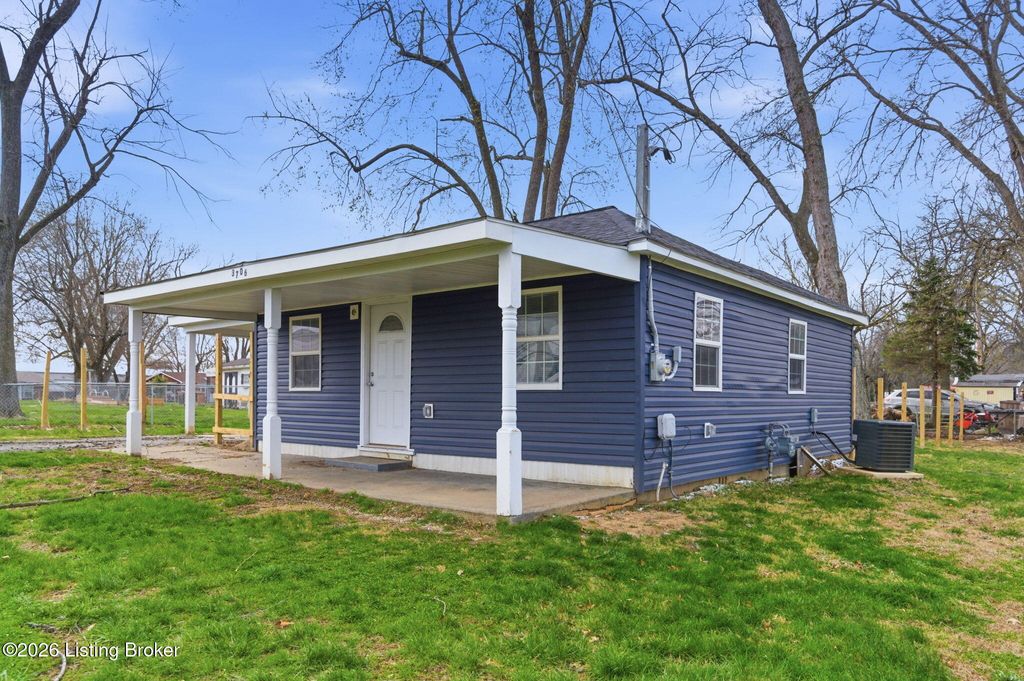 Photo of 3706 Kramers Ln, Louisville, KY 40216 (MLS # 1711788)