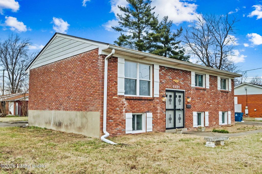 Photo of 3309 Twin Oak Ln, Louisville, KY 40219 (MLS # 1706607)