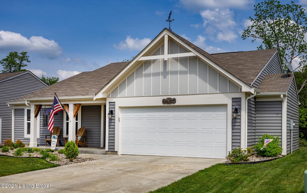 Photo of 11113 Kaufman Farm Dr, Louisville, KY 40291 (MLS # 1731433)
