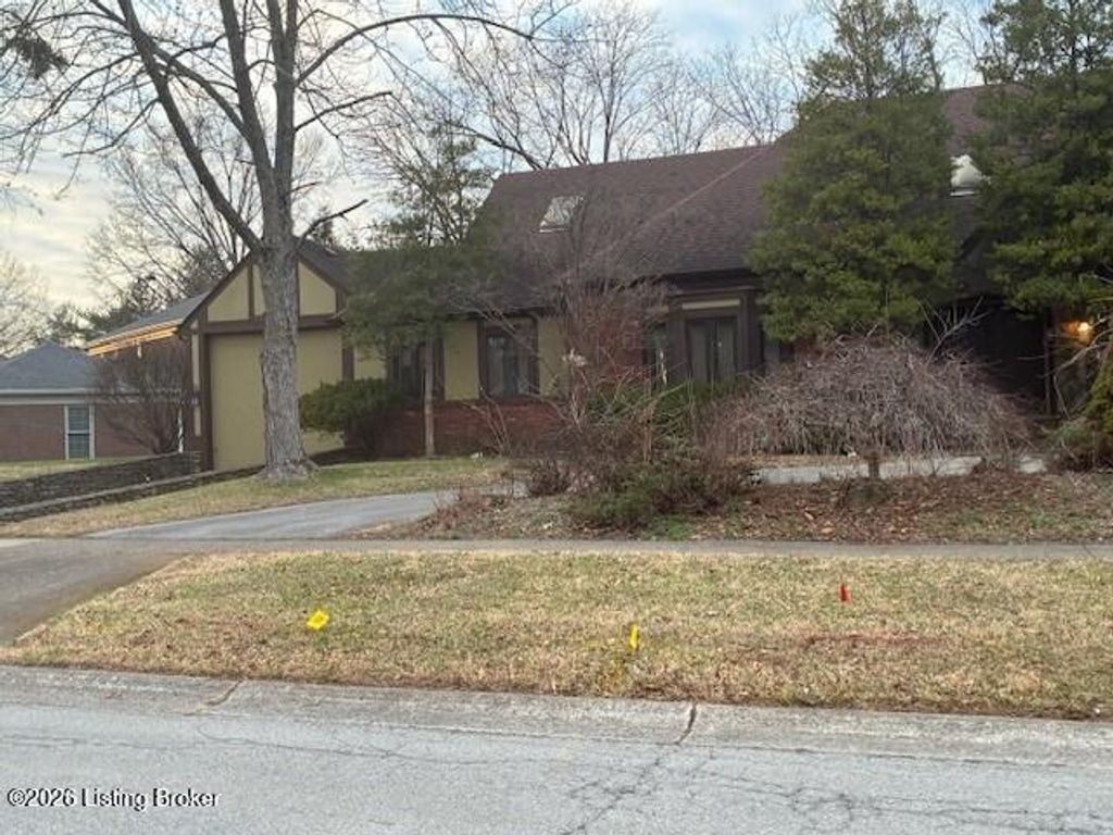 Photo of 10111 Ledbury Way, Louisville, KY 40223 (MLS # 1706226)