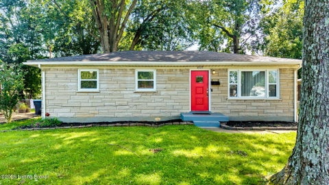 Homes For Sale - 8105 Devonshire Dr<br/> Louisville, KY 40258