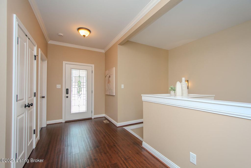 Photo of 703 Linde Ct, La Grange, KY 40031 (MLS # 1695313)