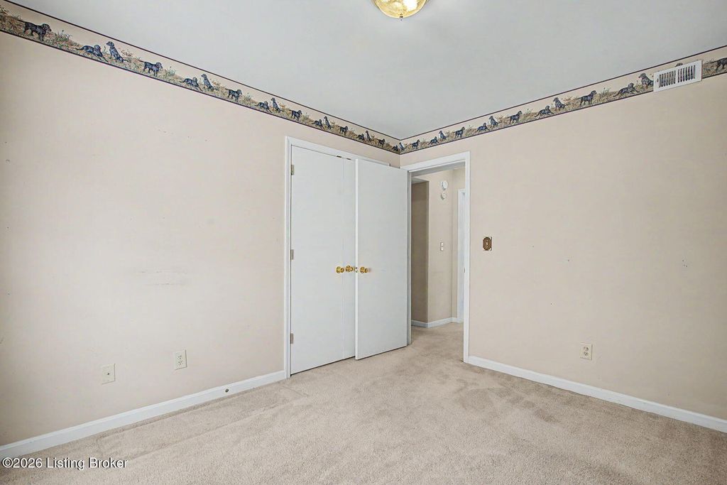 Photo of 3207 Dewdrop Ct, Louisville, KY 40220 (MLS # 1713557)