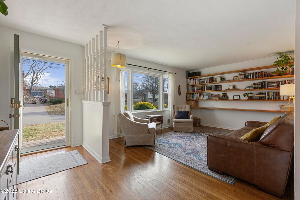 Photo of 3813 Sunrise Way, Louisville, KY 40220 (MLS # 1706518)