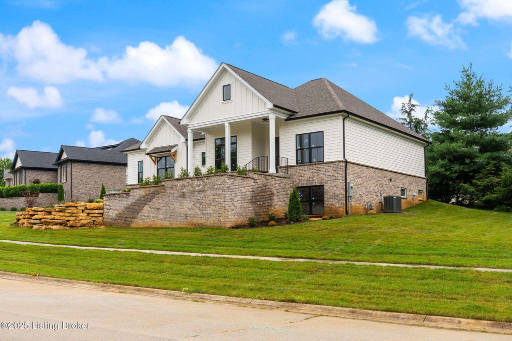 Photo of 3015 Heather Green Blvd, La Grange, KY 40031 (MLS # 1684290)