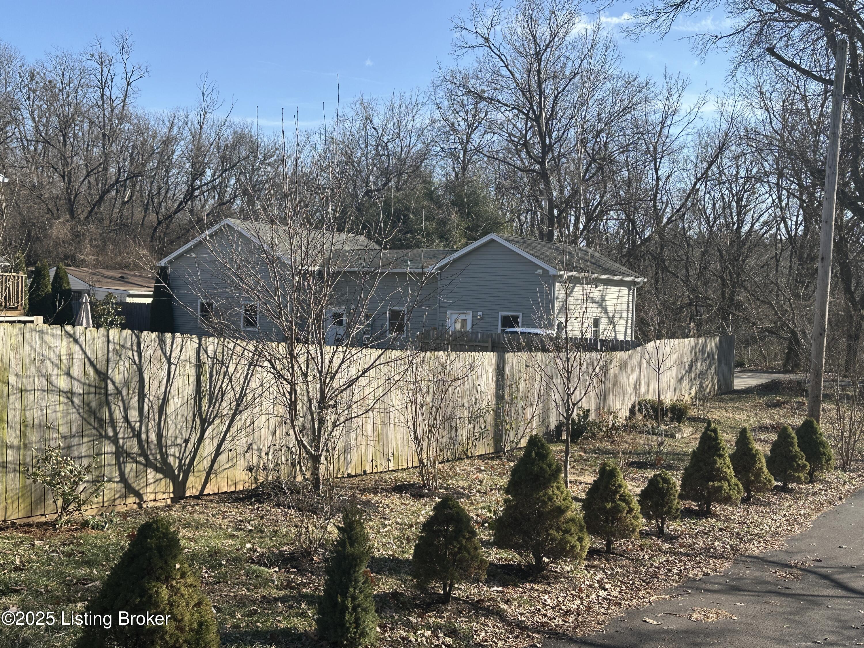 1822 Payne St, Louisville, Pennsylvania image 4