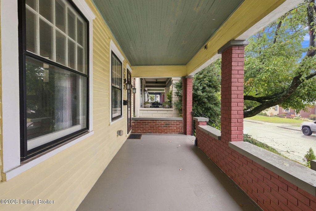 Photo of 1122 Hilliard Ave, Louisville, KY 40204 (MLS # 1732067)