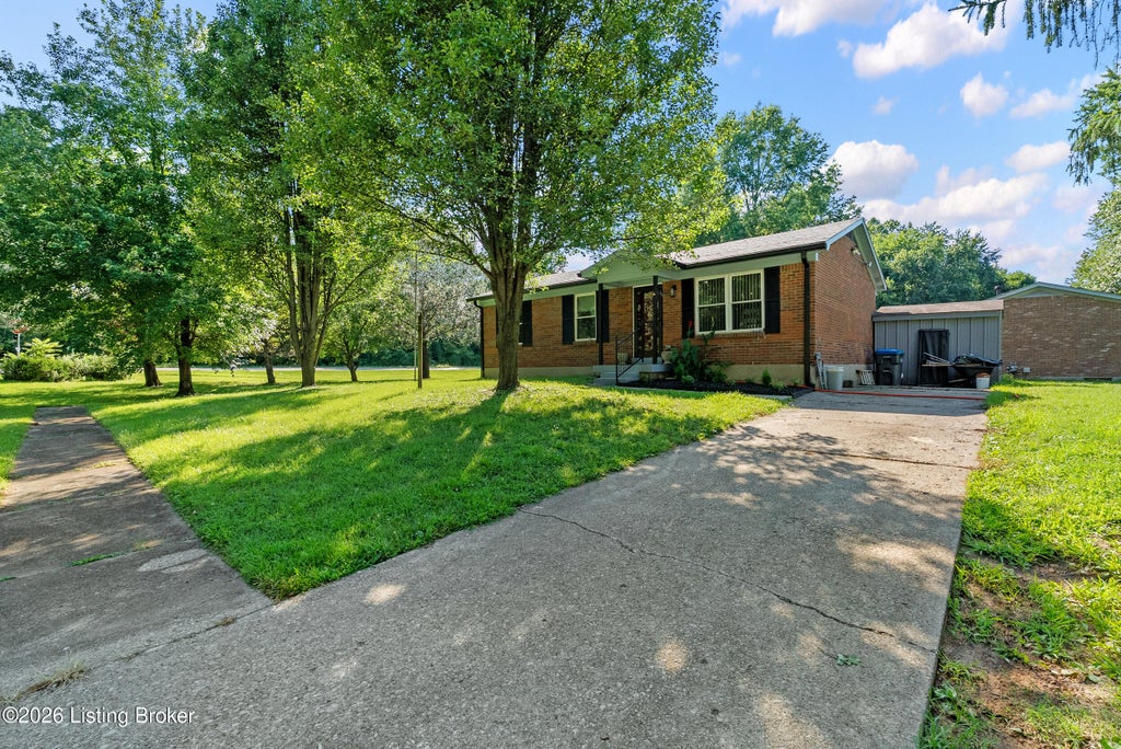 Photo of 9504 Pirouette Ave, Louisville, KY 40118 (MLS # 1723513)