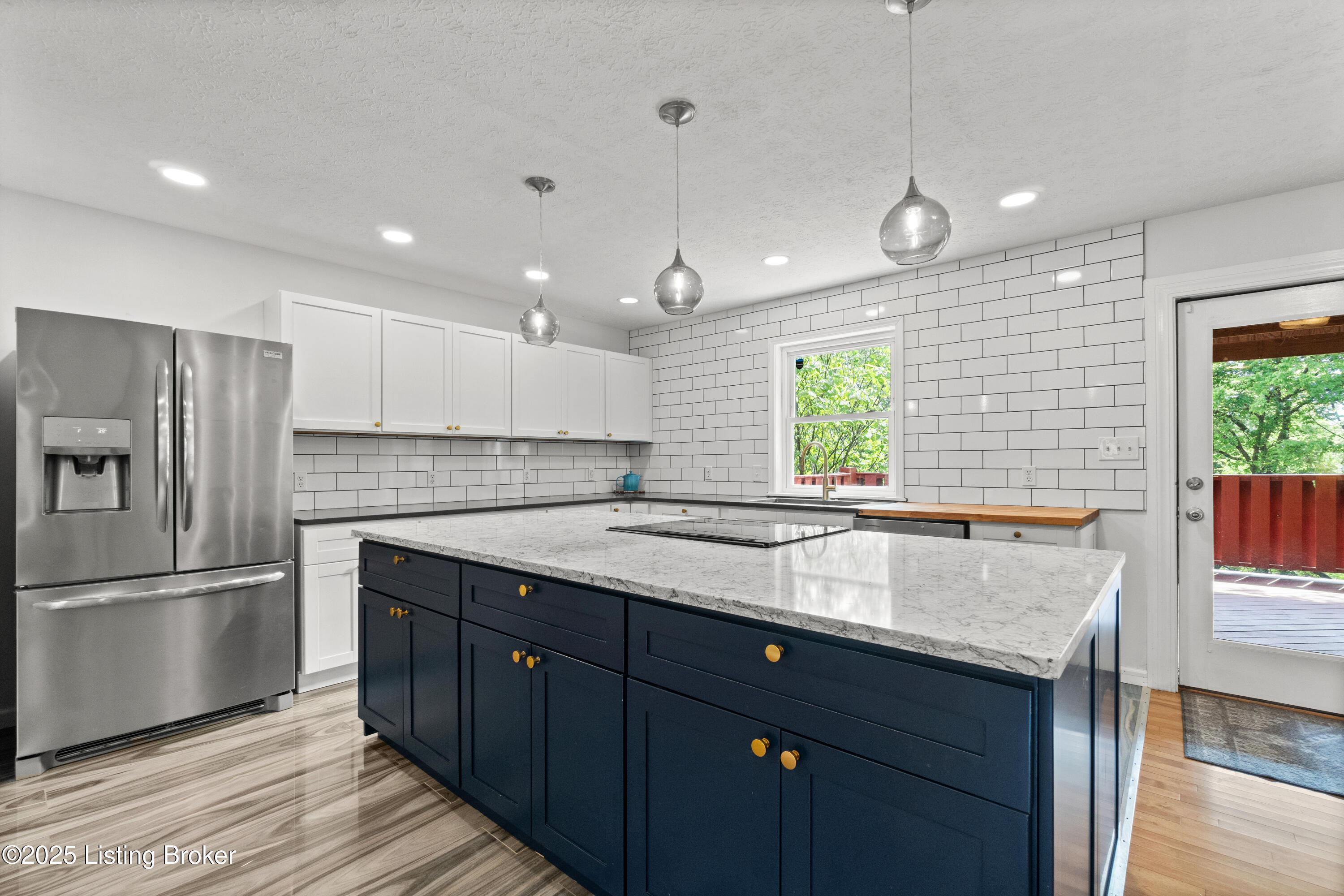 3304 S Camden Ln, Crestwood, Pennsylvania image 9
