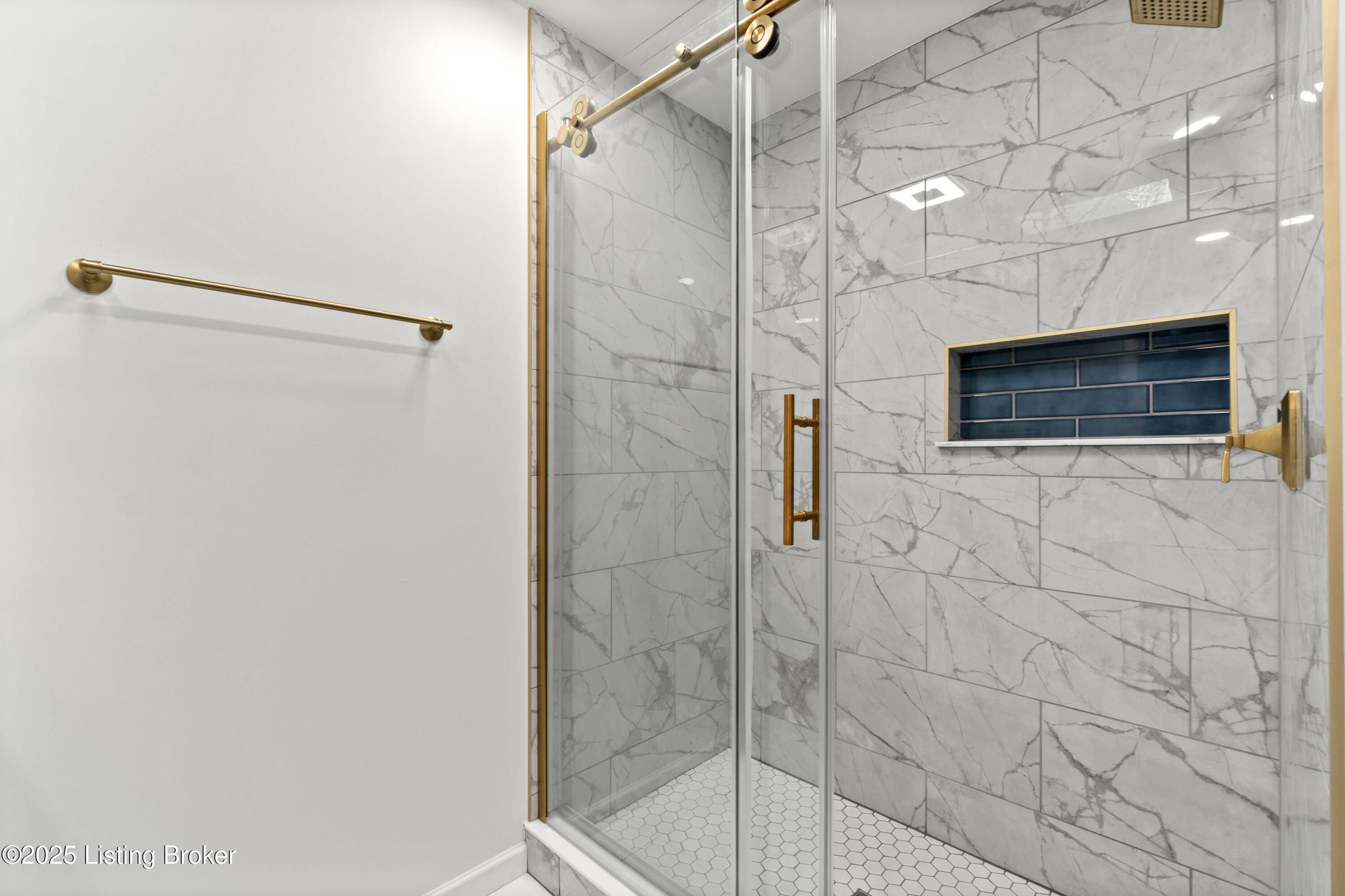 3304 S Camden Ln, Crestwood, Pennsylvania image 27