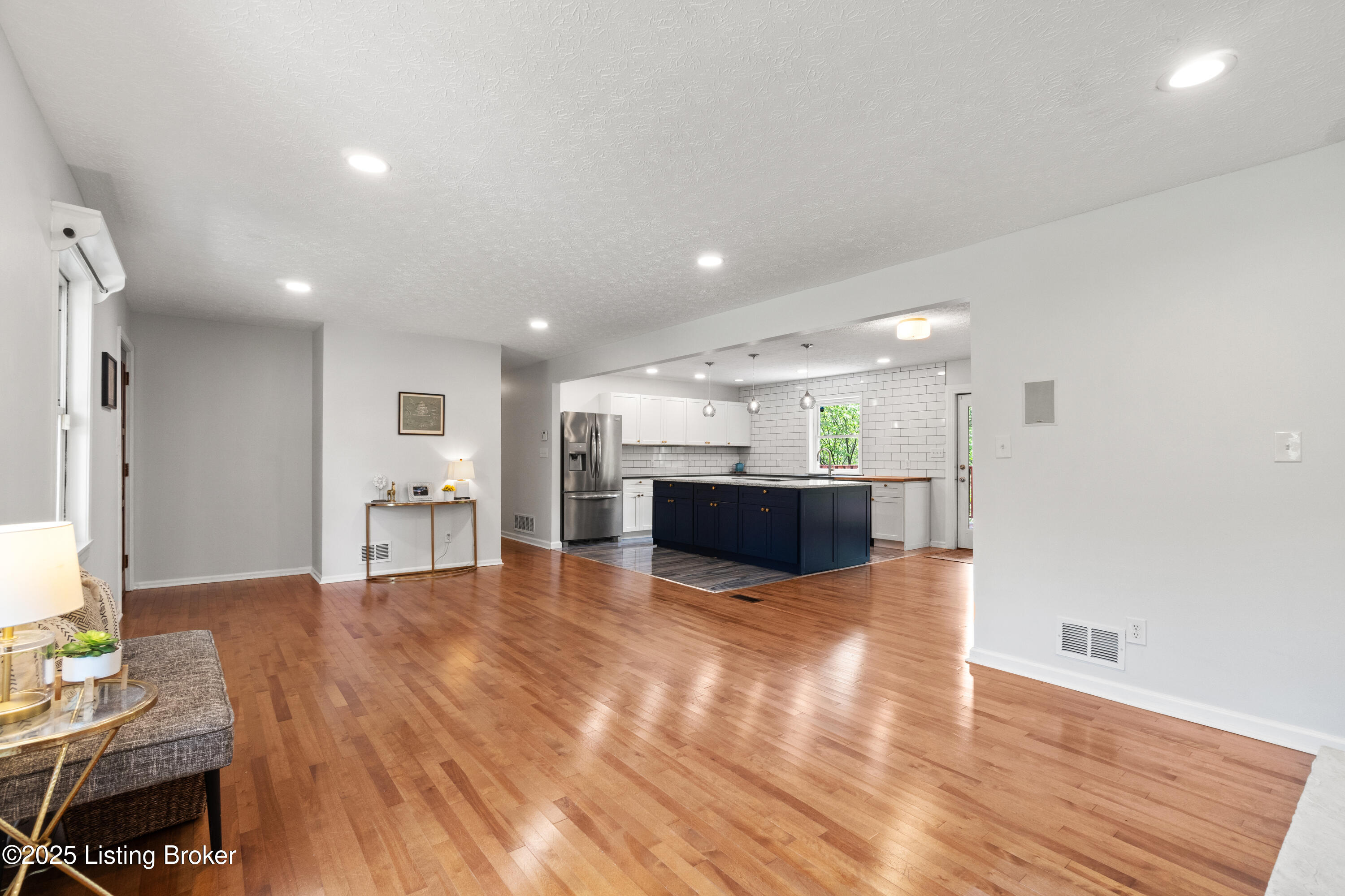 3304 S Camden Ln, Crestwood, Pennsylvania image 6