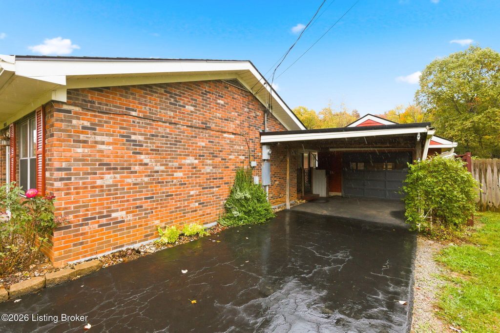 Photo of 2433 Armstrong Ln, Mt Washington, KY 40047 (MLS # 1713913)