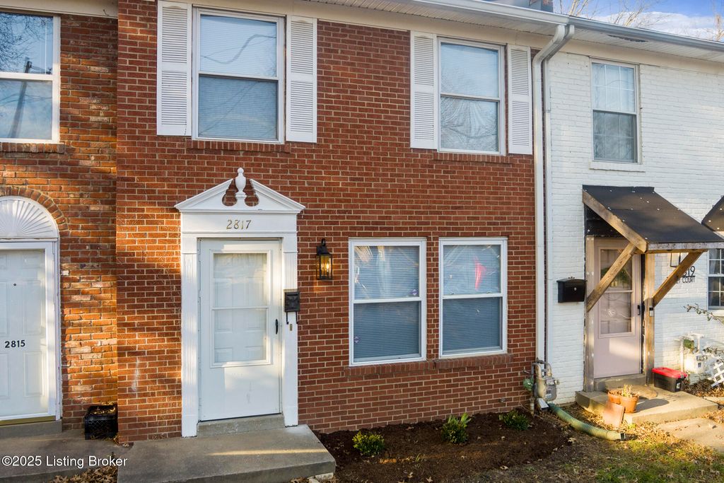 Photo of 2817 Bexley Ct, Louisville, KY 40206 (MLS # 1706115)