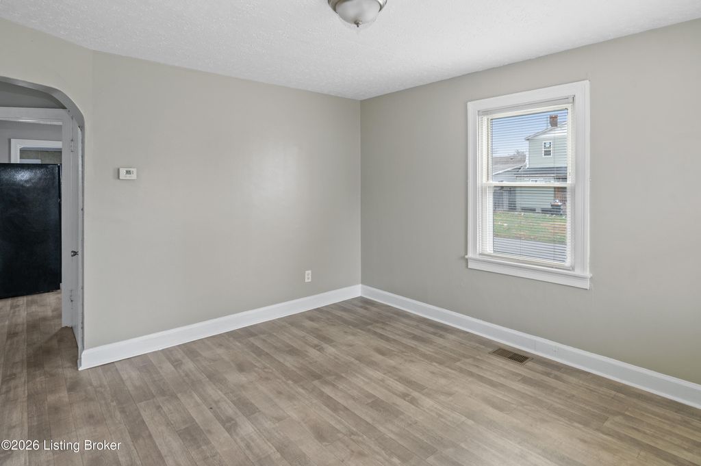 Photo of 1317 Oakwood Ave, Louisville, KY 40215 (MLS # 1707794)