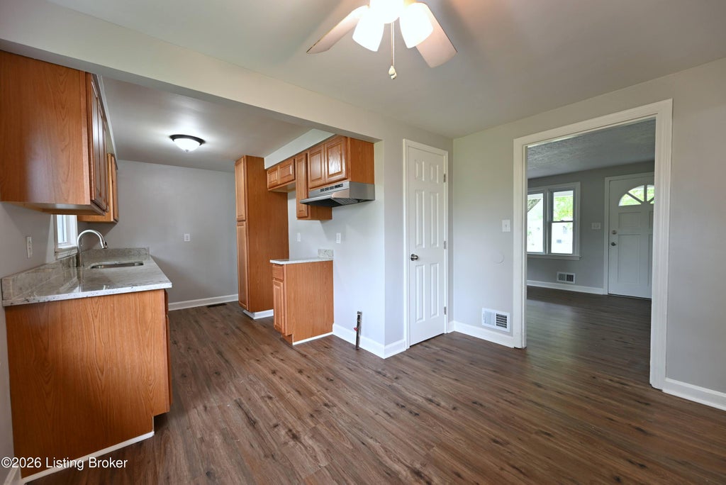 Photo of 4901 Determine Ln, Louisville, KY 40216 (MLS # 1728936)