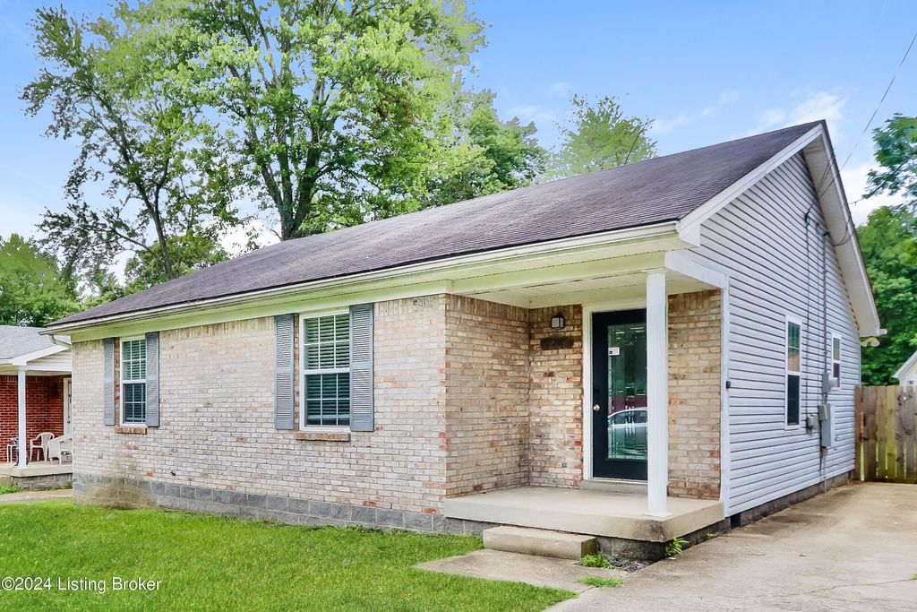 Photo of 6905 Wood Rd, Louisville, KY 40258 (MLS # 1708284)