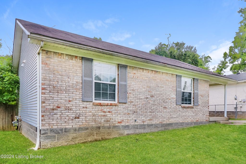 Photo of 6905 Wood Rd, Louisville, KY 40258 (MLS # 1708284)