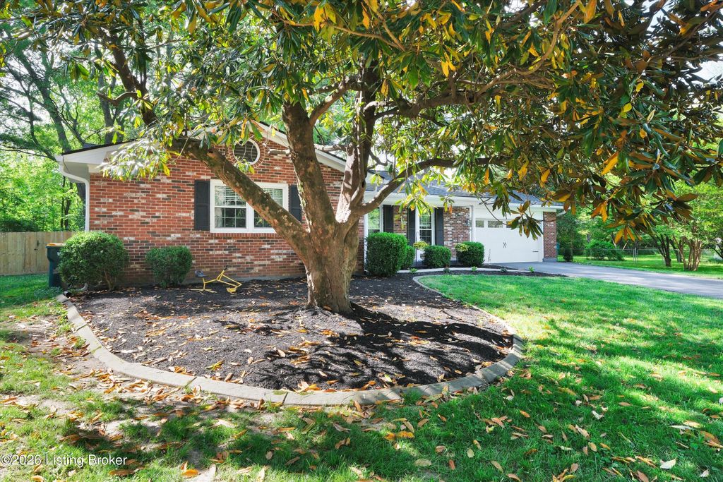 Photo of 3801 Therina Way, Louisville, KY 40241 (MLS # 1715335)