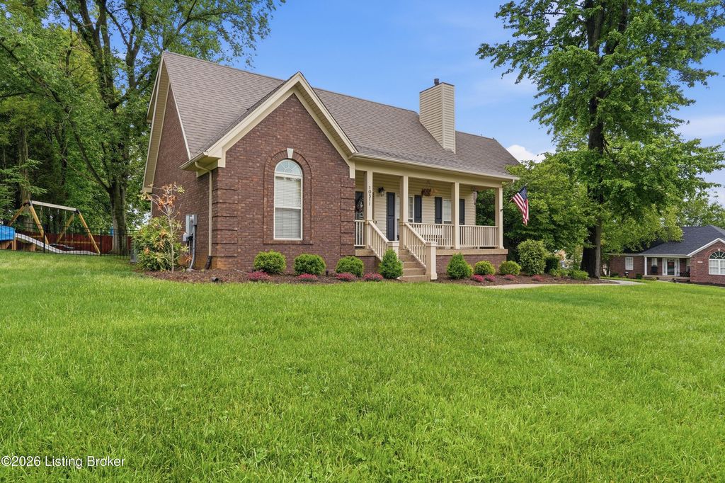 Photo of 10511 Vintage Creek Dr, Louisville, KY 40299 (MLS # 1715988)