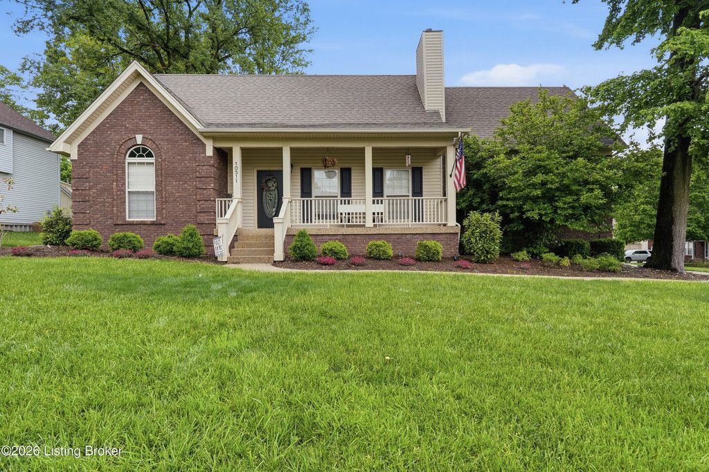 Photo of 10511 Vintage Creek Dr, Louisville, KY 40299 (MLS # 1715988)