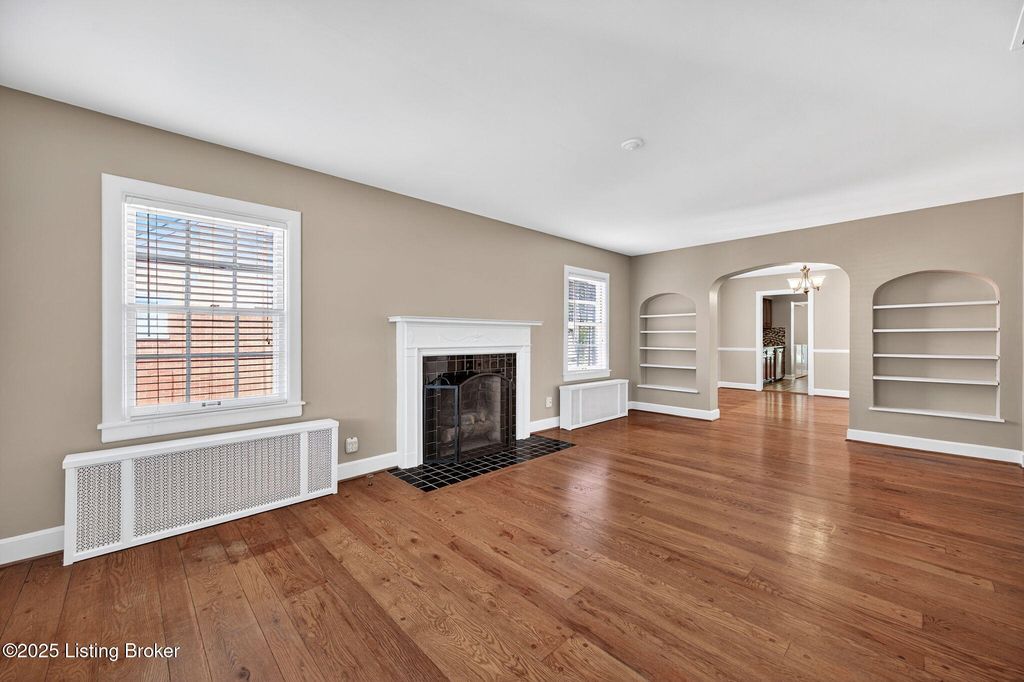 Photo of 2325 Broadmeade Rd #2, Seneca Gardens, KY 40205 (MLS # 1715939)