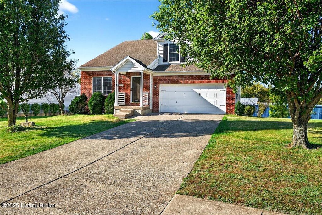 Photo of 2020 Cherry Creek Rd, La Grange, KY 40031 (MLS # 1700561)