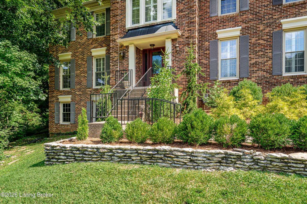 Photo of 5105 Charbdin Ct, Louisville, KY 40207 (MLS # 1724322)
