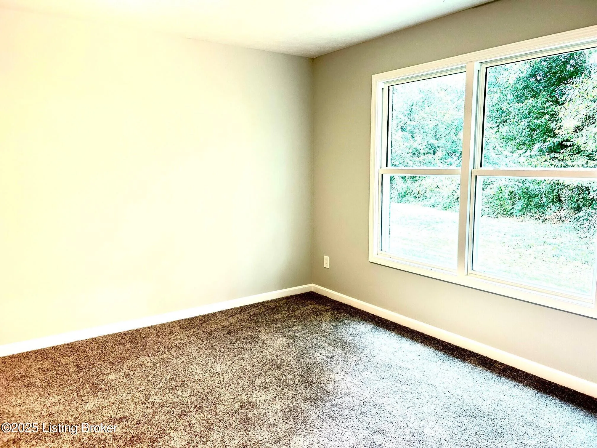 Louisville, Kentucky 40258, United States, 3 Bedrooms Bedrooms, ,2 BathroomsBathrooms,Residential,Active,135999