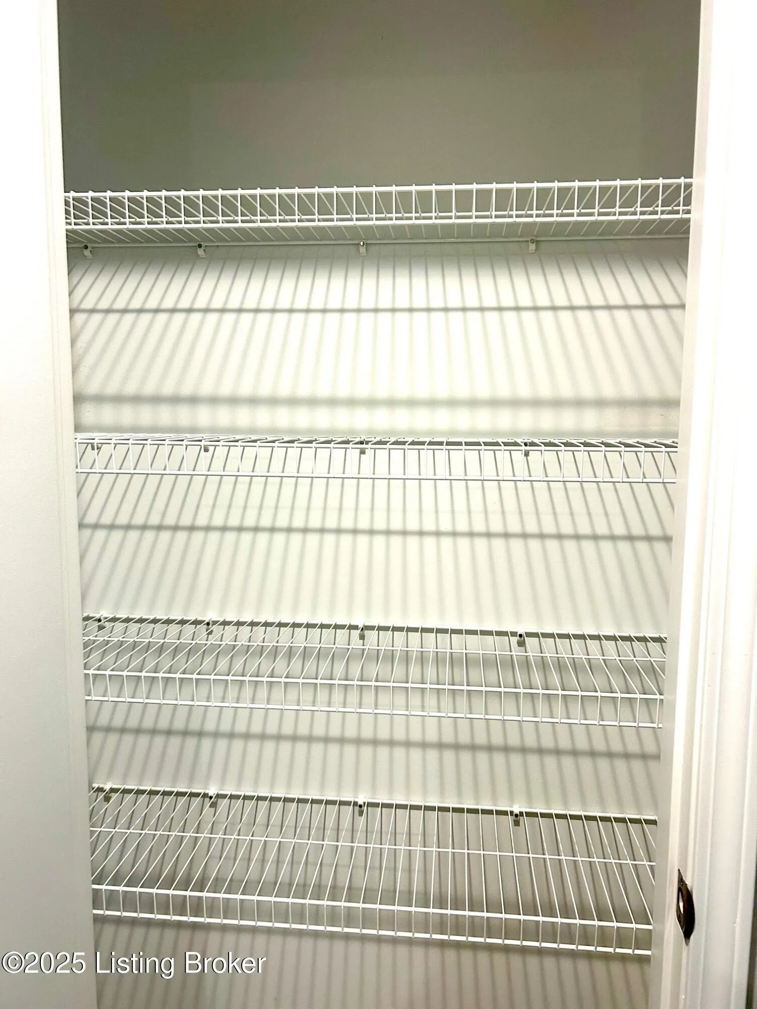 Louisville, Kentucky 40258, United States, 3 Bedrooms Bedrooms, ,2 BathroomsBathrooms,Residential,Active,135999