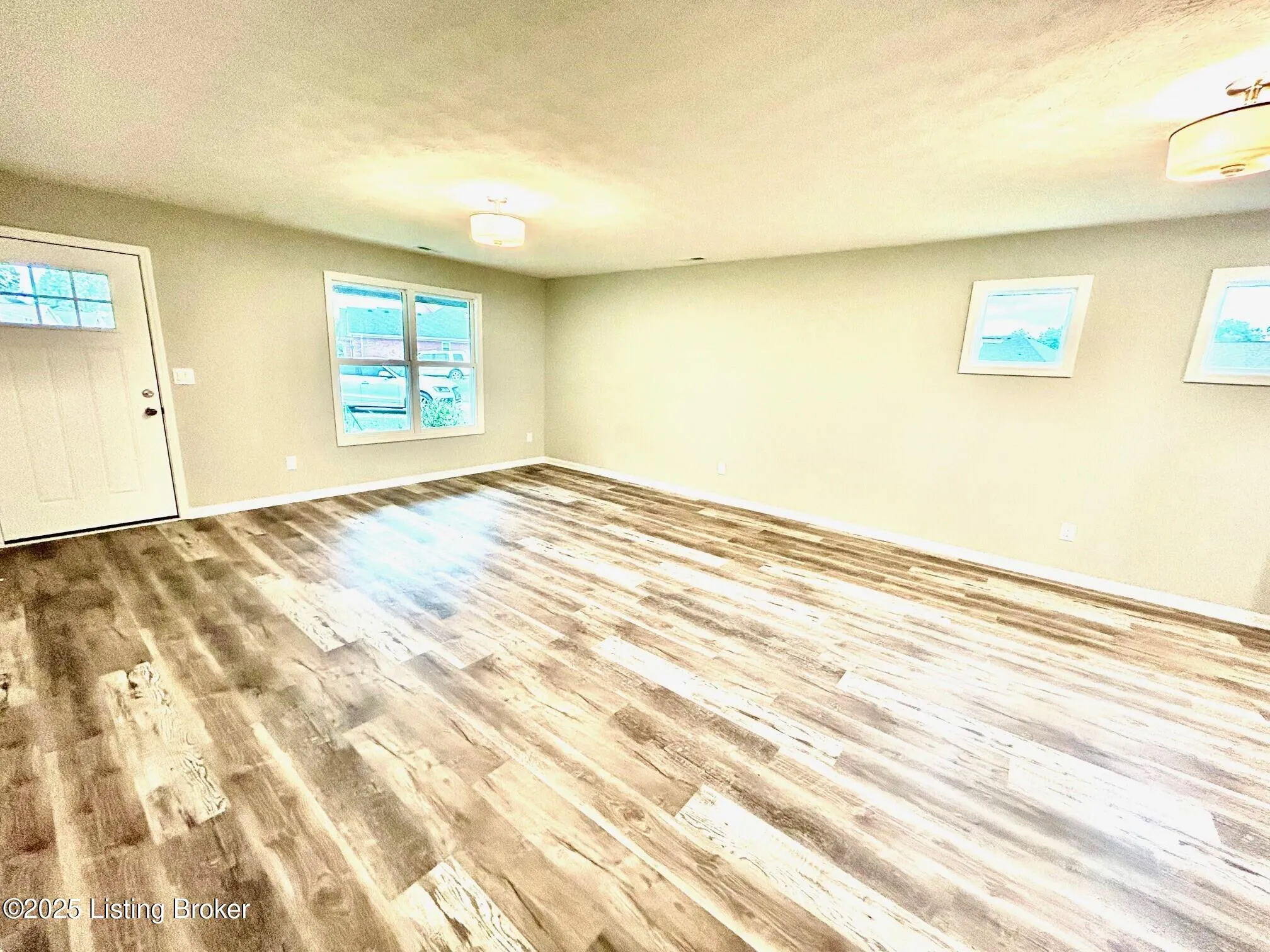 Louisville, Kentucky 40258, United States, 3 Bedrooms Bedrooms, ,2 BathroomsBathrooms,Residential,Active,135999