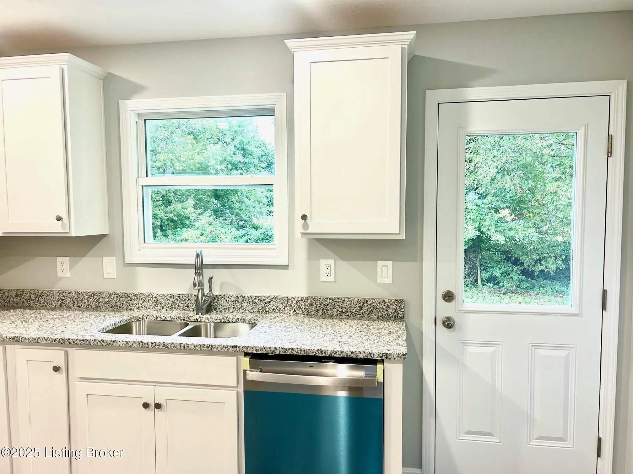 Louisville, Kentucky 40258, United States, 3 Bedrooms Bedrooms, ,2 BathroomsBathrooms,Residential,Active,135999