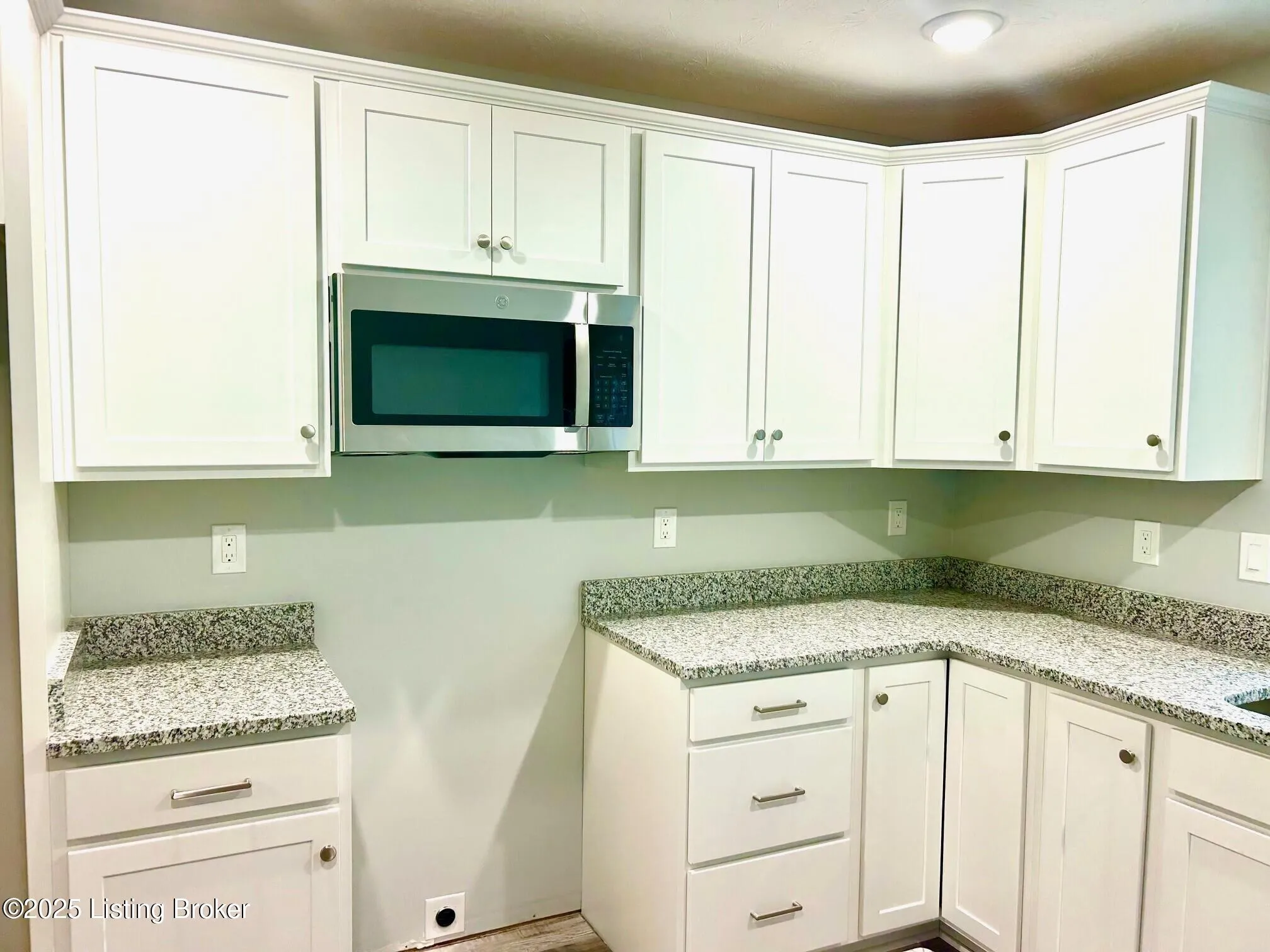 Louisville, Kentucky 40258, United States, 3 Bedrooms Bedrooms, ,2 BathroomsBathrooms,Residential,Active,135999