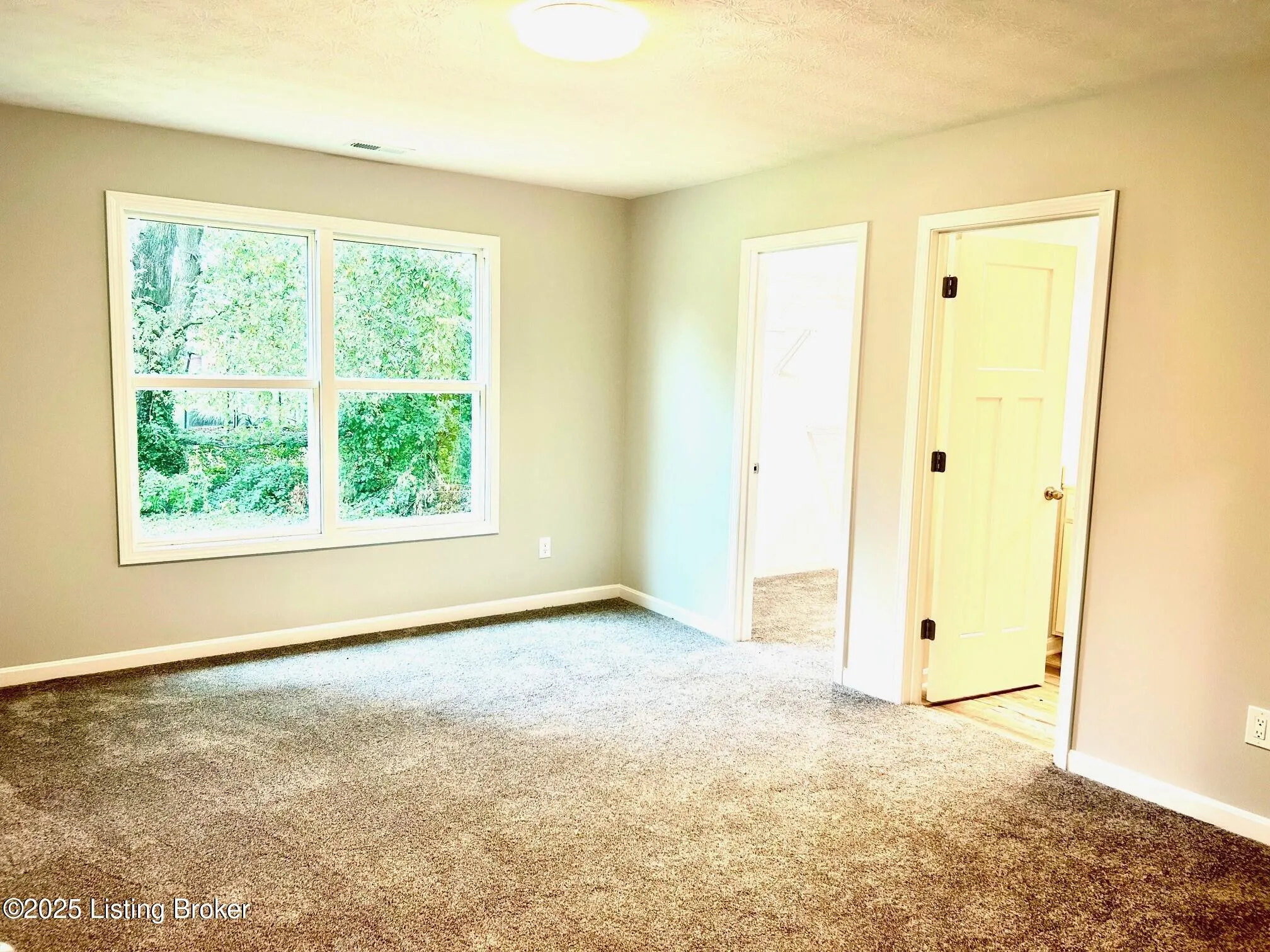 Louisville, Kentucky 40258, United States, 3 Bedrooms Bedrooms, ,2 BathroomsBathrooms,Residential,Active,135999