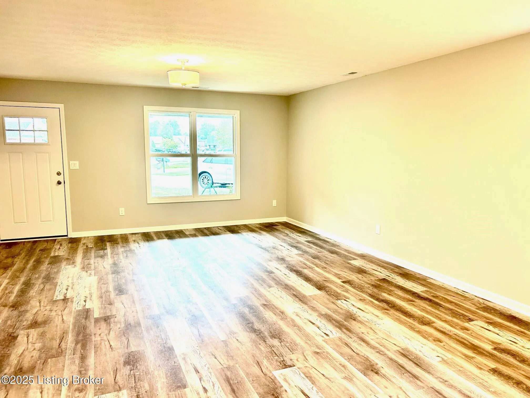 Louisville, Kentucky 40258, United States, 3 Bedrooms Bedrooms, ,2 BathroomsBathrooms,Residential,Active,135999