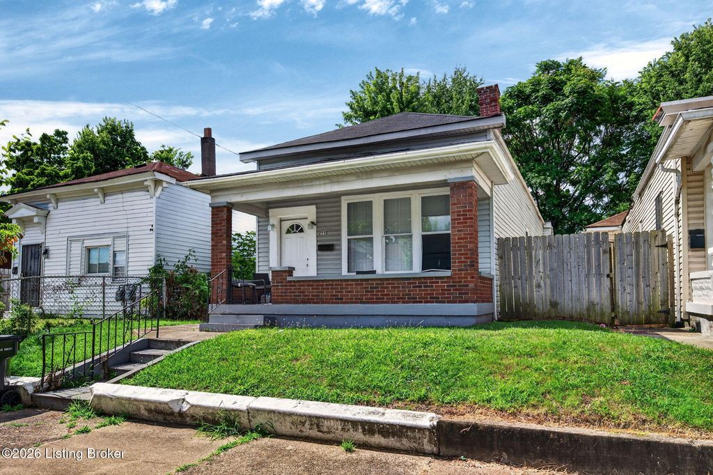 Photo of 2112 W Madison St, Louisville, KY 40211 (MLS # 1723976)