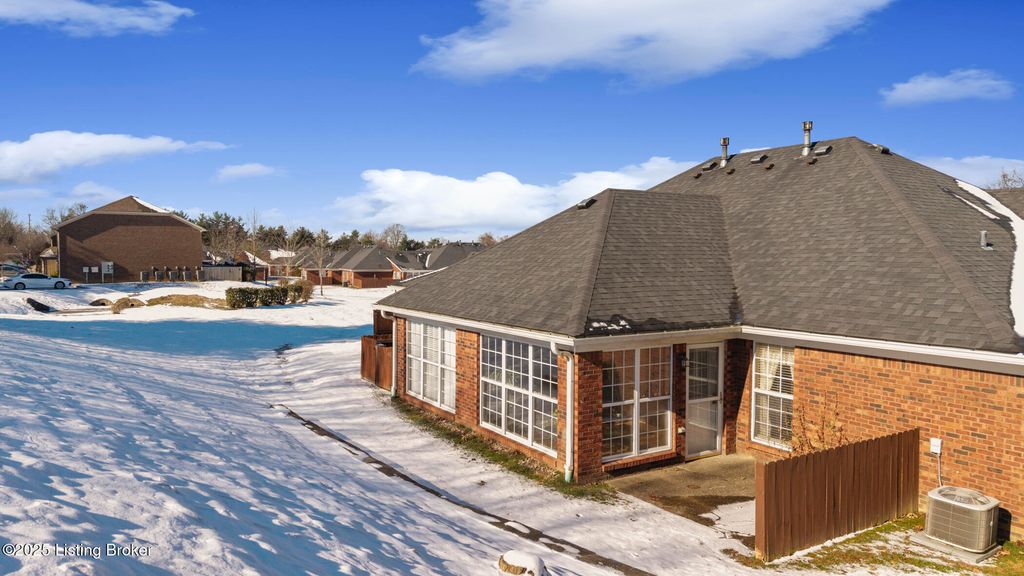 Photo of 8448 Aspen Glen Way, Louisville, KY 40228 (MLS # 1705407)