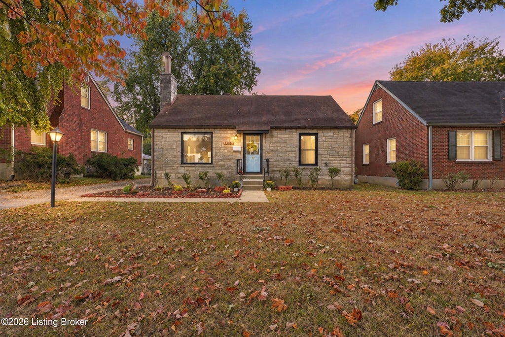Photo of 2128 Glenworth Ave, Louisville, KY 40218 (MLS # 1731522)