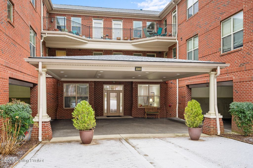 Photo of 2000 Lancashire Ave #102, Louisville, KY 40205 (MLS # 1707684)