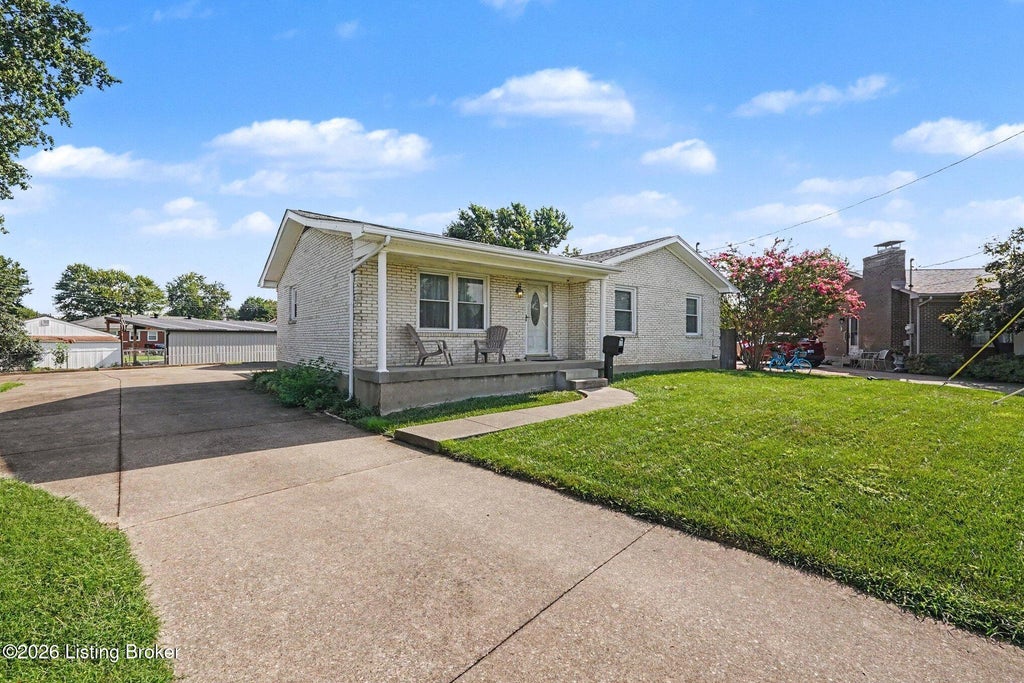 Photo of 6700 Zeus Ct, Louisville, KY 40258 (MLS # 1726991)