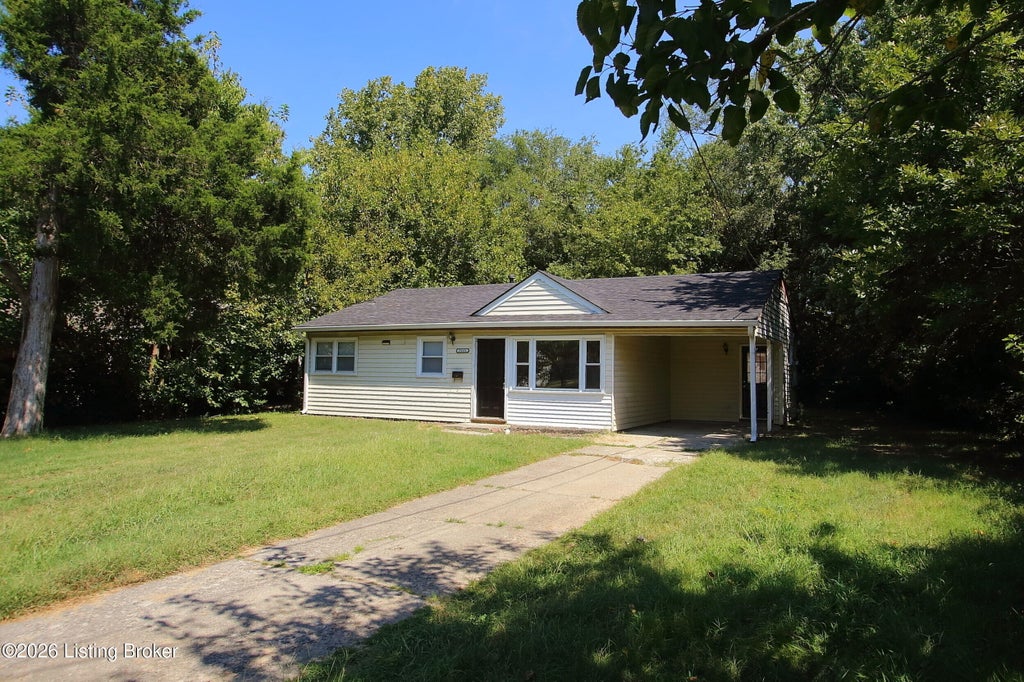 Photo of 7115 Ethan Allen Way, Louisville, KY 40272 (MLS # 1728019)